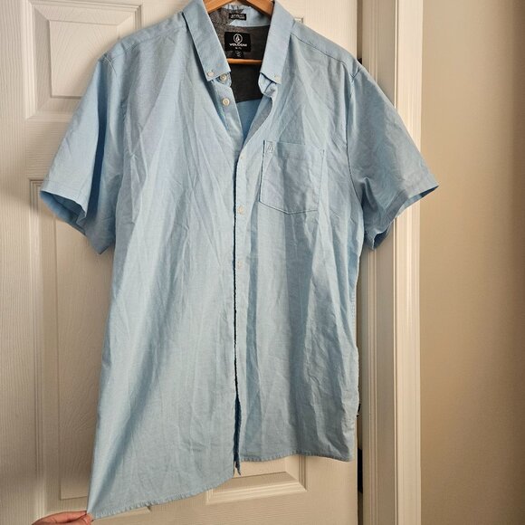 Volcom Men's XXL Light Blue Cotton Button Up Shirt Short Sleeve Modern Fit - Picture 1 of 12